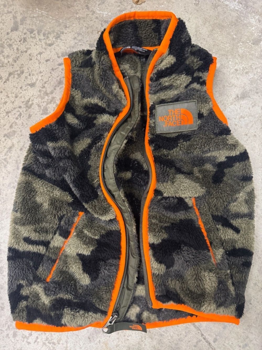 North Face Soft Vest - Kids 4T LIKE NEW - Orange and Camo Zip Up